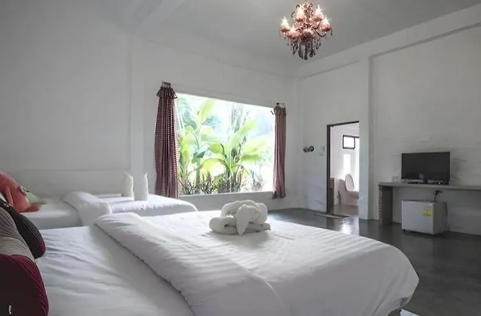Monoko Porploen Suanphung Resort